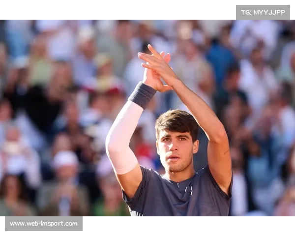 总决赛首轮战罢:阿尔卡拉斯、辛纳、弗里茨、兹维列夫均直落两盘取胜。 总决赛首轮战罢:阿尔卡拉斯、辛纳、弗里茨、兹维列夫均直落两盘取胜。