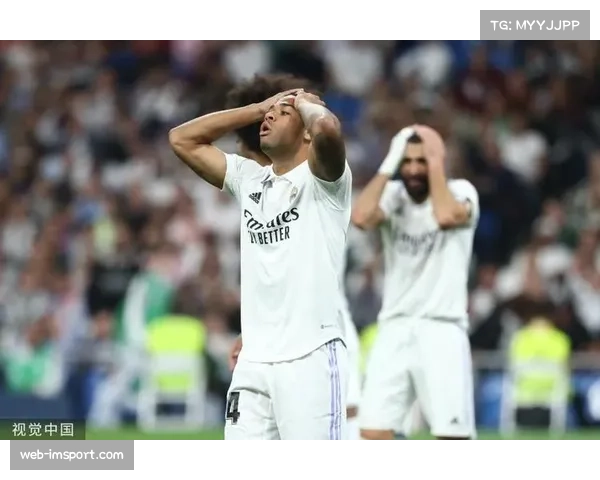 半场战报：拜仁慕尼黑1-0领先皇马，凯恩头球破门，维尼修斯两次中柱